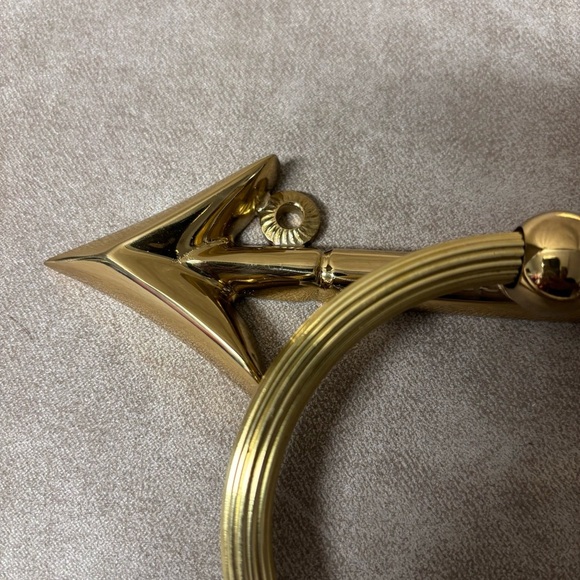 Vintage Set of (3) Solid Brass Towel Holders Arrow Design - Picture 5 of 9